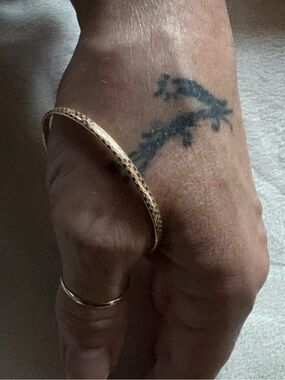 Solid 10K Yellow Gold Baby/Toddler Bangle Bracelet 2 Gr 1.82”Design Marked 10k